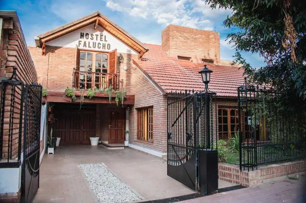 Hostel Falucho 1