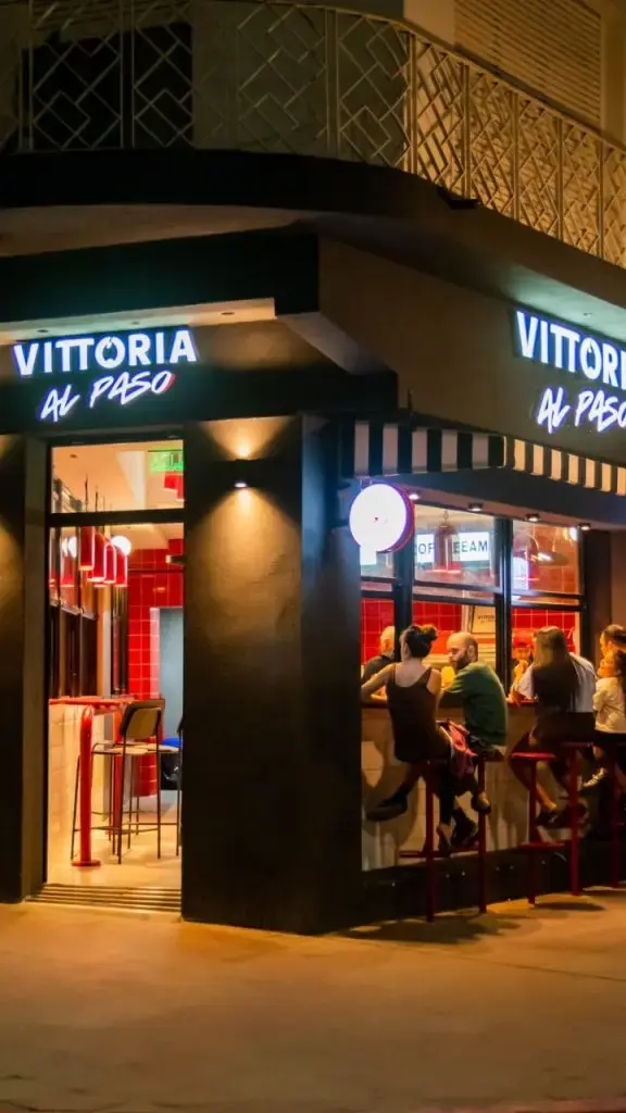 VITTORIA AL PASO